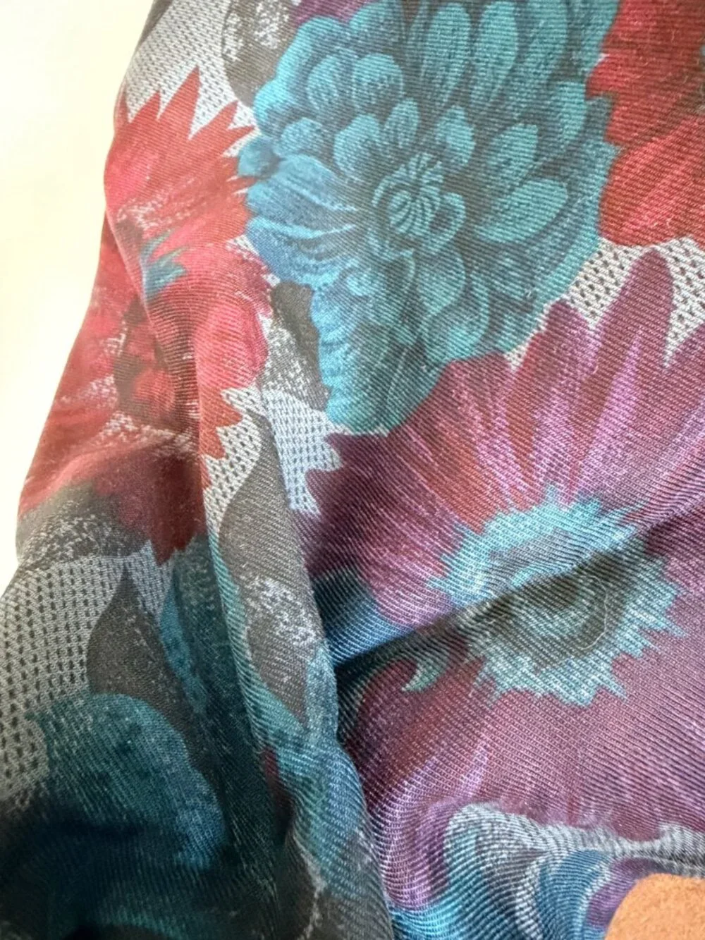 JH Collectibles Made in USA Wool Blend Raw Hem Floral 38.5'x38.5